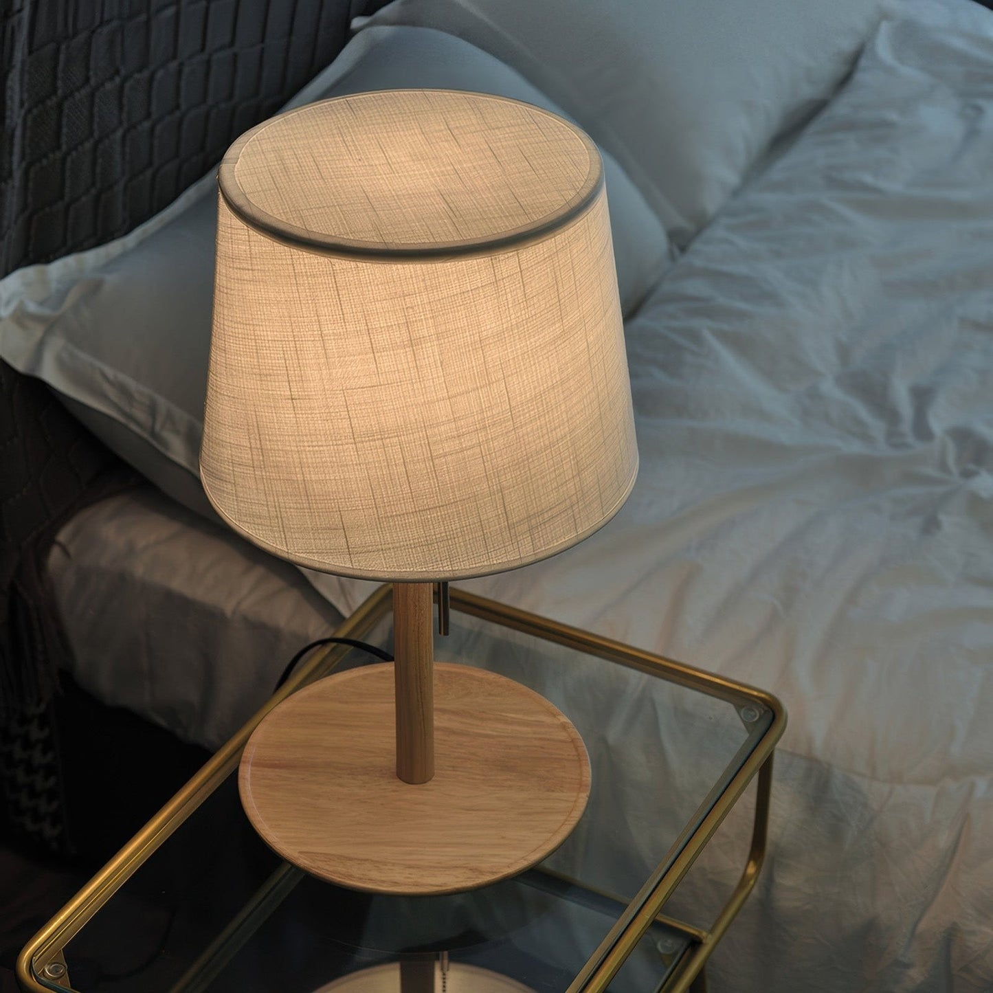 Scandinavische Walnotenlamp met Luxe Stoffen Accenten - Energiezuinige LED Verlichting, H49cm x B26.5cm 4
