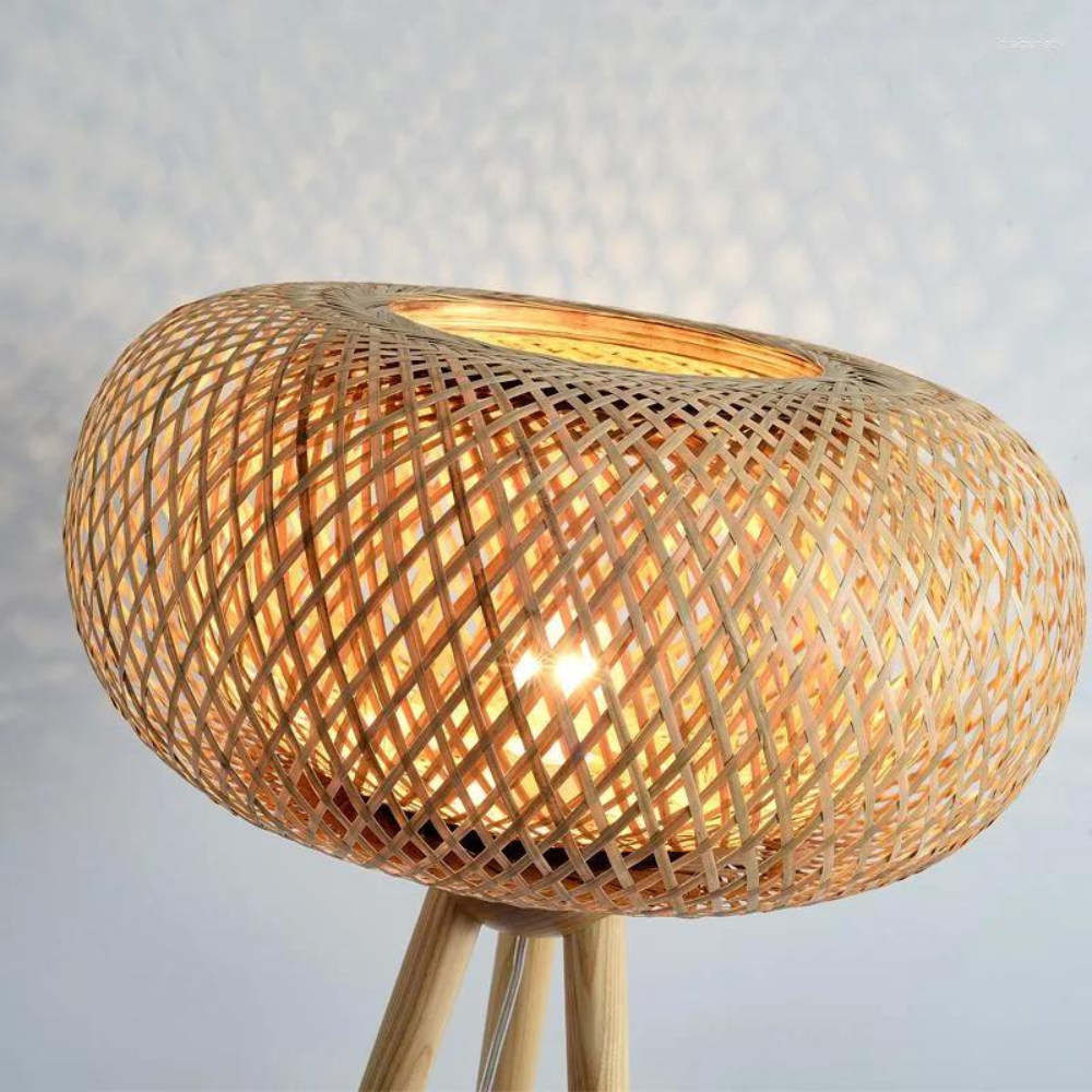 Vloerlamp van Bamboe – Minimalistisch Design voor Warme en Gezellige Sfeer in Huis
