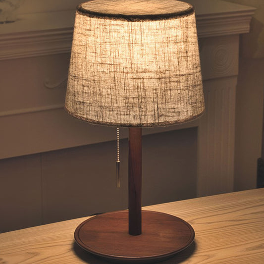 Scandinavische Walnotenlamp met Luxe Stoffen Accenten - Energiezuinige LED Verlichting, H49cm x B26.5cm 1