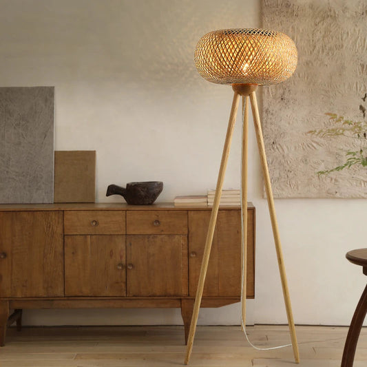 Vloerlamp van Bamboe – Minimalistisch Design voor Warme en Gezellige Sfeer in Huis