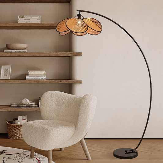 Vloerlamp van Riet – Moderne Staande Lamp voor Warme Sfeer in Woonkamers